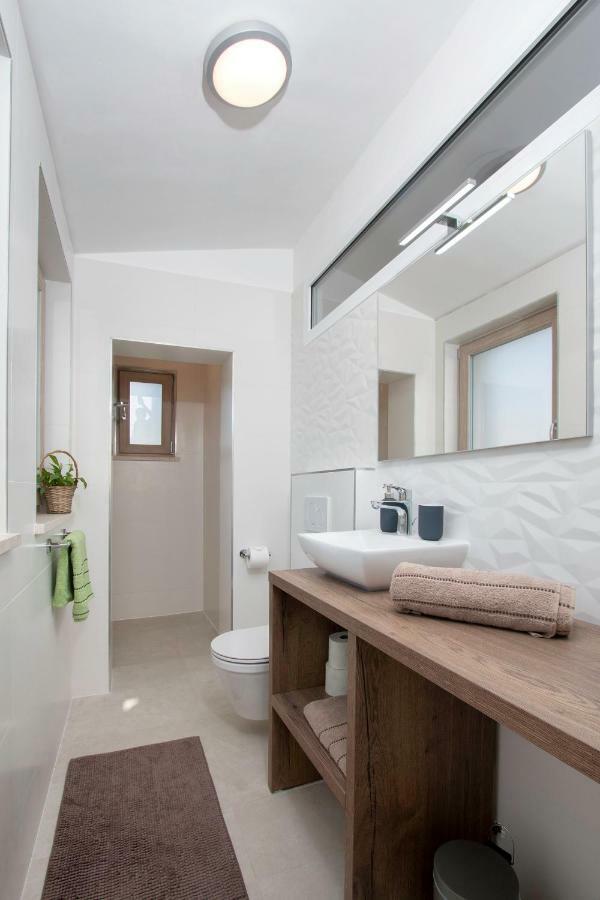 Sunsplash Apartments Пула Экстерьер фото