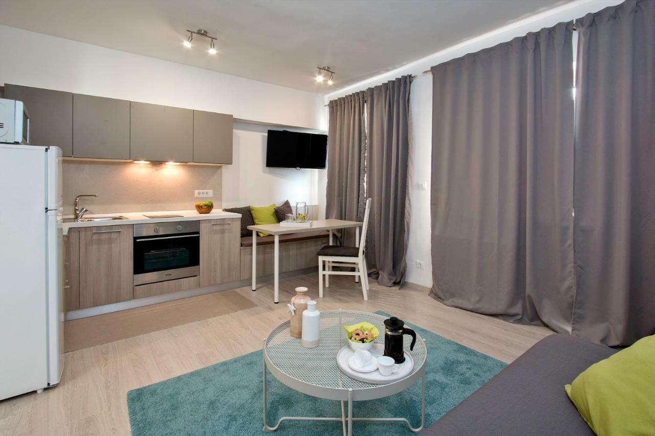 Sunsplash Apartments Пула Экстерьер фото