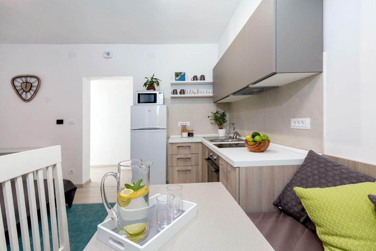 Sunsplash Apartments Пула Экстерьер фото